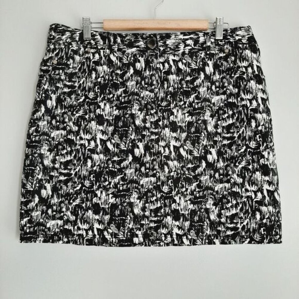 REITMANS / Skort B&W Mini Skirt Style w/ Pockets Abstract Pattern Sz 14 - Picture 14 of 14